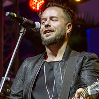 Emre Aydın’dan “İzmir’e dönüş” konseri