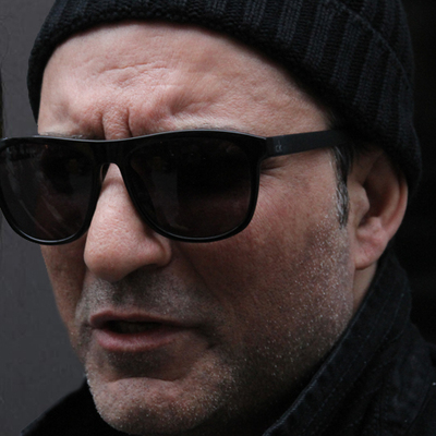 Şiddet gören eski eşine sahip çıktı