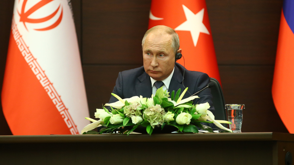 Putin basın toplantısında ayet okudu!