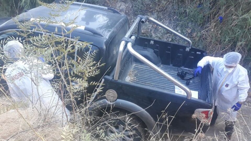 Esrarengiz cinayet! Aracı içerisinde öldürülmüş halde bulundu