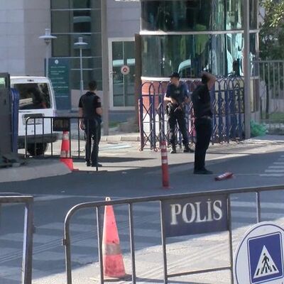 Adliyede güvenlik görevlisi kendisini vurdu