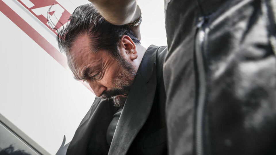 Adnan Oktar hakim karşısında!