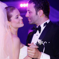 "Gözlerime kalbinle baktığın için..."