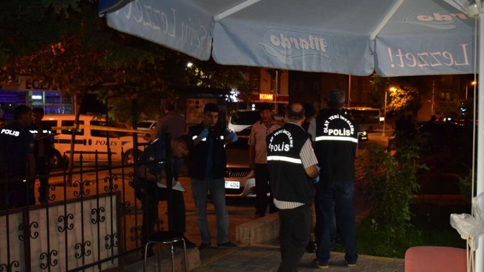 Kafede dehşet dolu anlar! Kurşun yağdırdılar