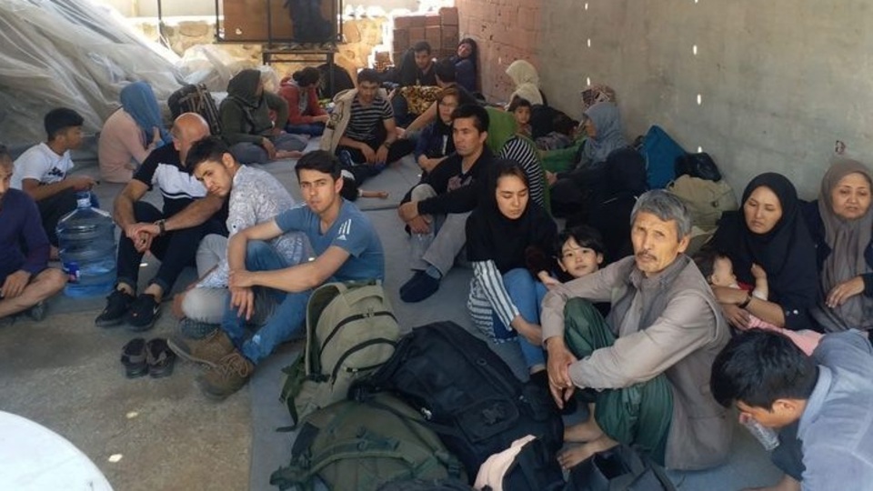 Ayvalık'ta 73 kaçak göçmen yakalandı