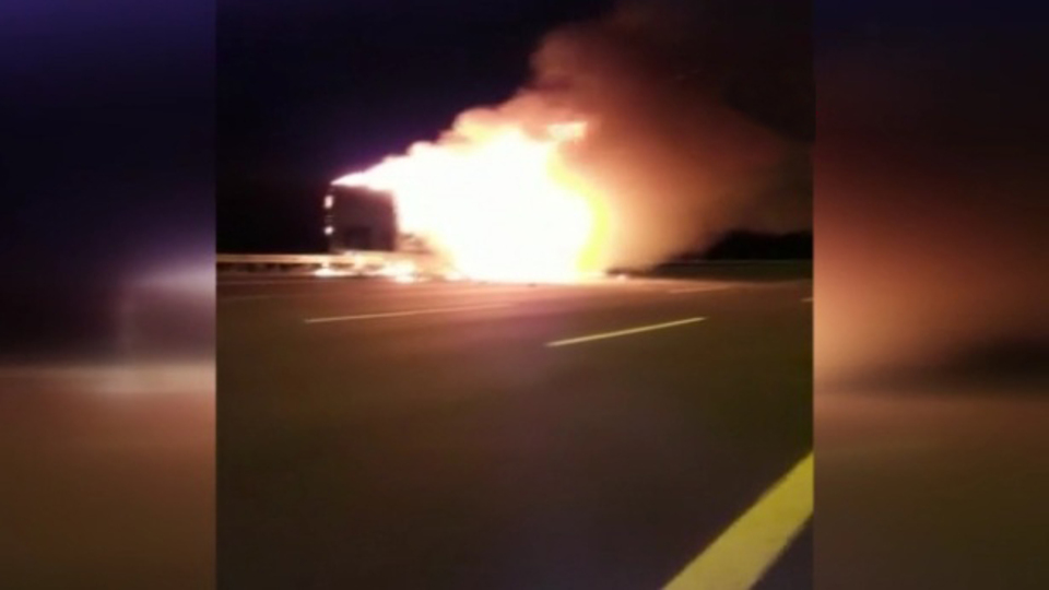 Kuzey Marmara Otoyolu'nda TIR yangını