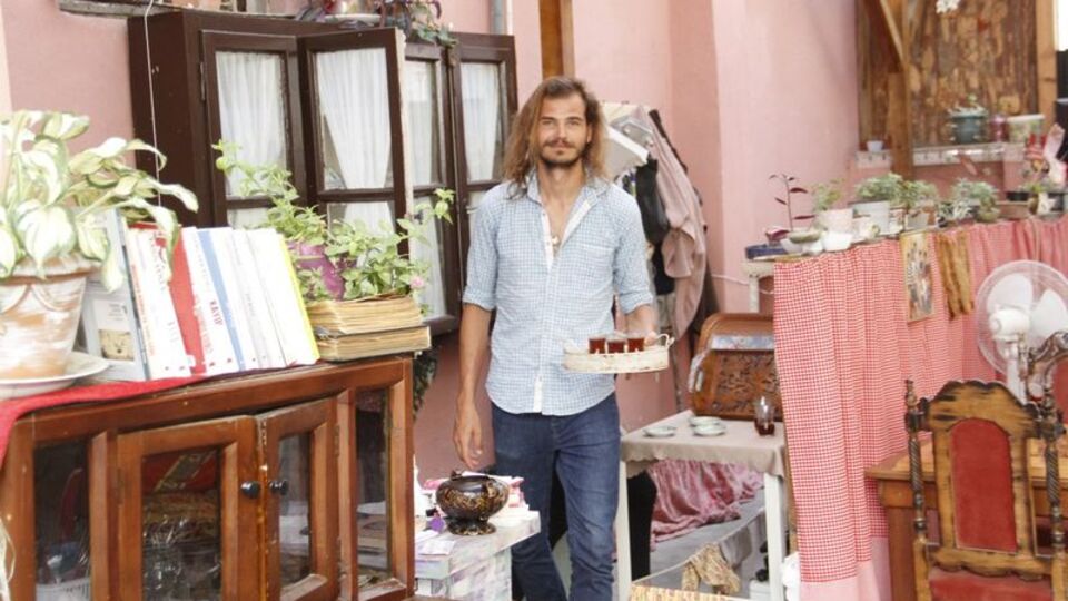 Yeni Kaledonya'dan yola çıktı 3 yıldır geziyor