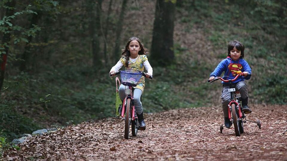 Çocuklar günde en az bir saat fiziksel aktivite yapmalı
