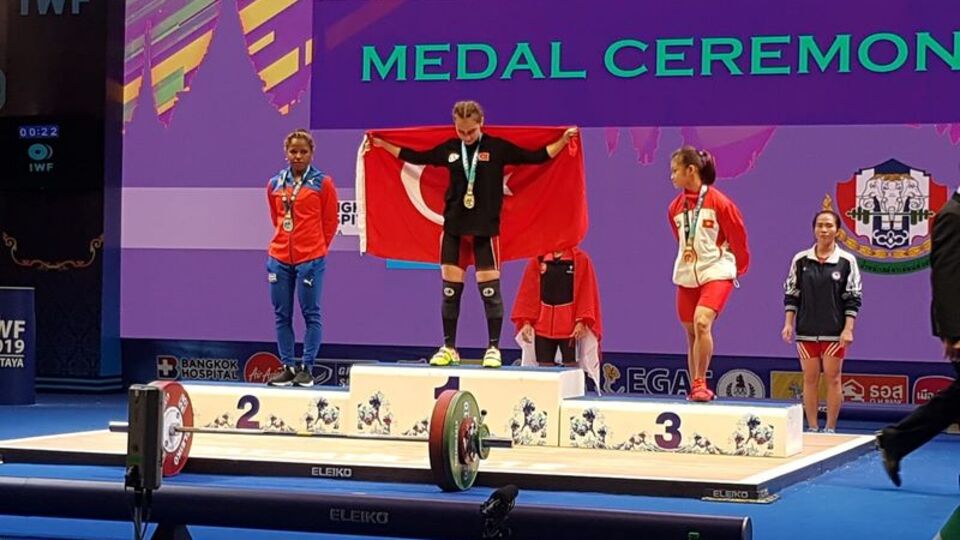 Erdoğan'dan Şaziye Erdoğan'a kutlama