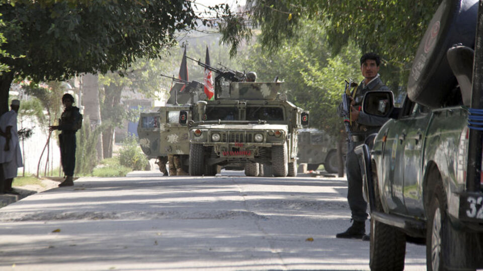 Afganistan'da hastaneye bombalı saldırı!
