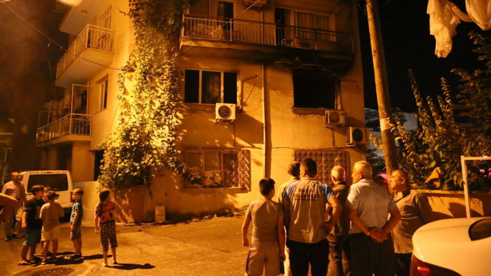 Büyük gürültüyle patladı! Ev harabeye döndü