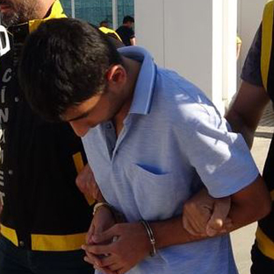 Dişi uyuşmadı diye doktoru bıçakladı!