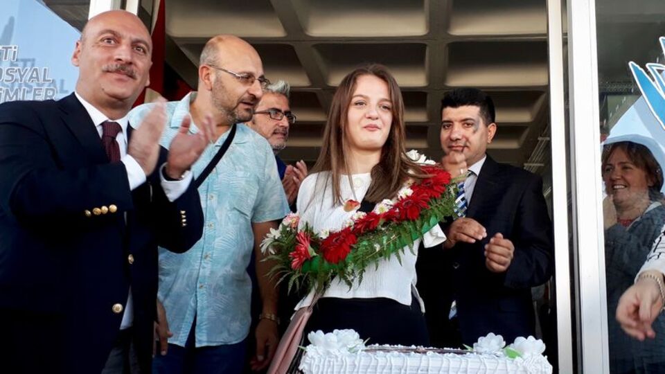 Sümeyye Boyacı'ya sürpriz karşılama