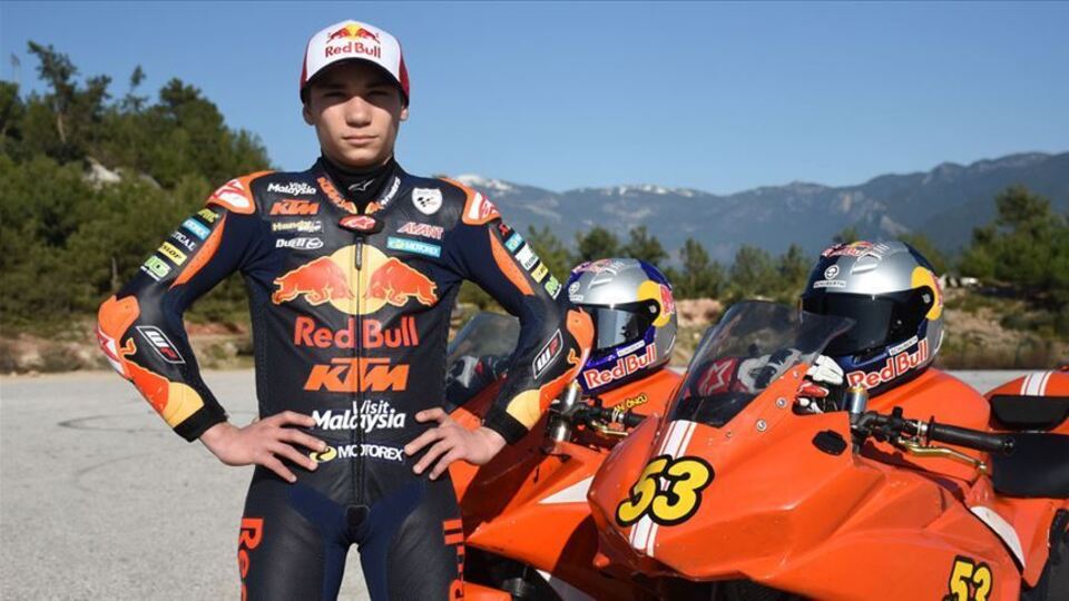 Deniz Öncü, İspanya'da piste çıkacak