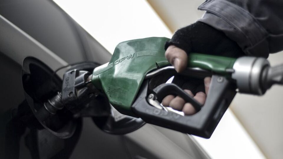 Motorinde 15 kuruş indirim pompaya yansımayacak