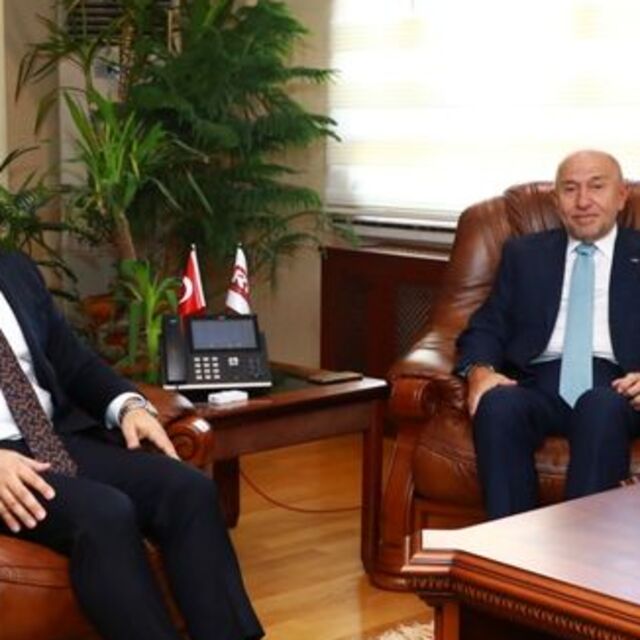 Nihat Özdemir'den TRT'ye ziyaret