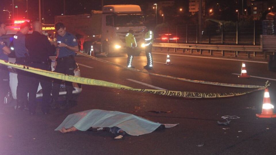 TEM'de karşıya geçmek isterken canından oldu