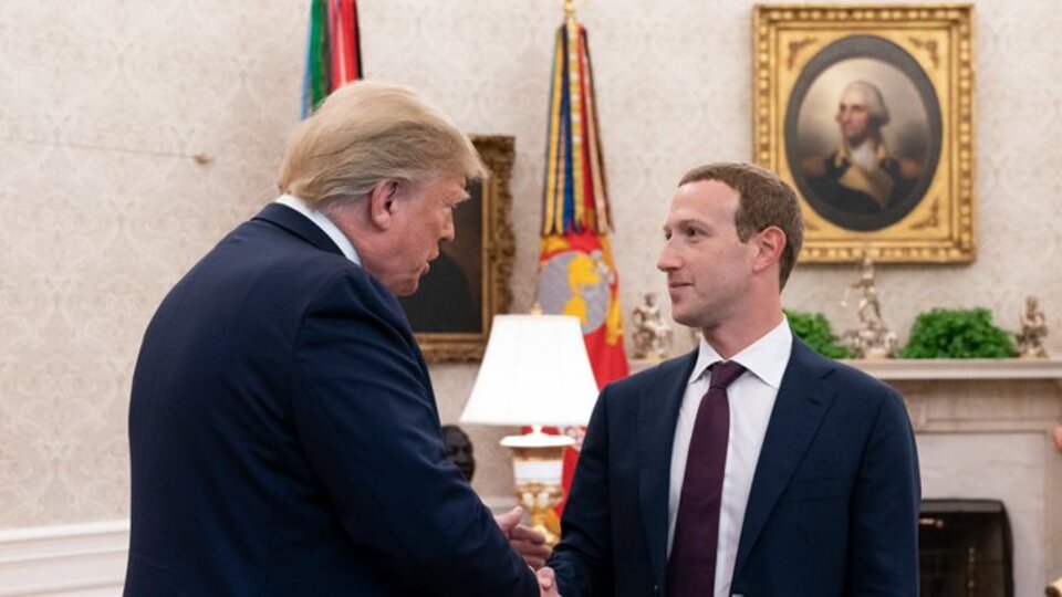 Trump, Facebook'un CEO'su Zuckerberg ile görüştü