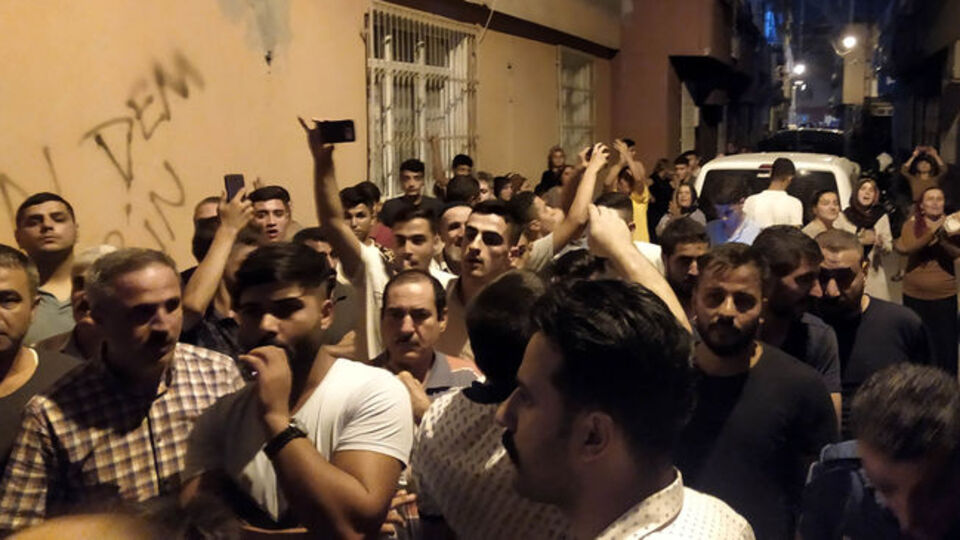 Halkı galeyana getiren 40 kişi için gözaltı!