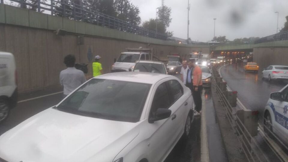 İstanbul'da zorlu gün! Peş peşe kazalar