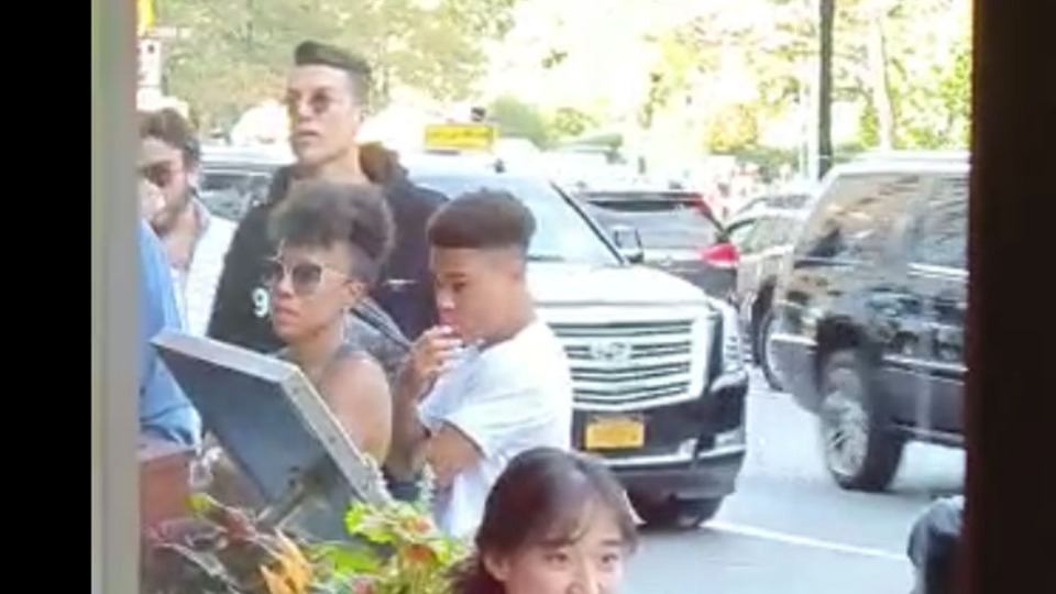 Kerimcan lokanta kuyruğunda görüntülendi