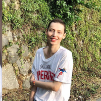 Neslican Tay kimdir?