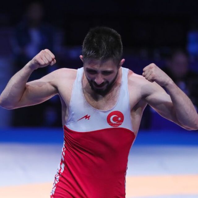 Süleyman Atlı'dan gümüş madalya