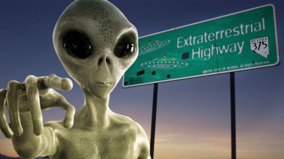 Uzaylıları görmek için baskına gittiler