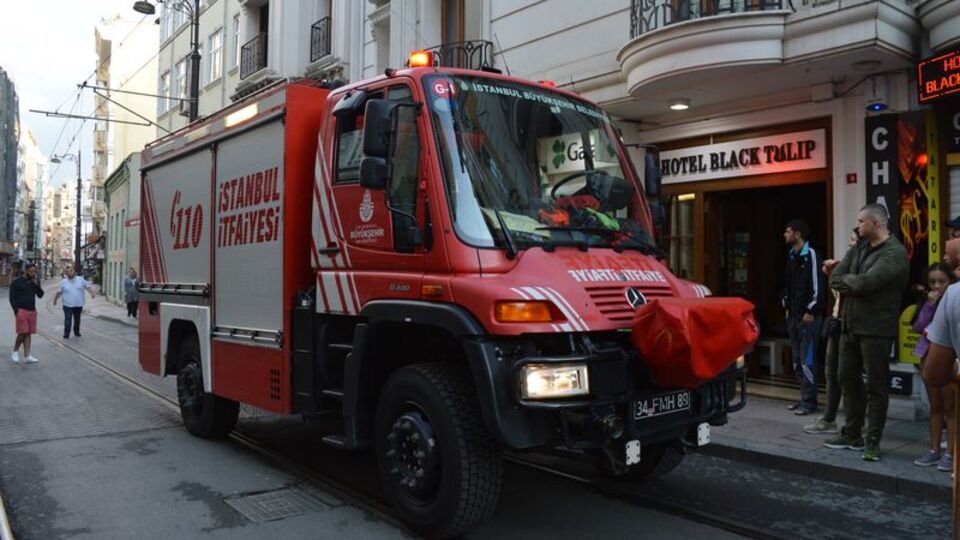 İstanbul'da otel yangını!
