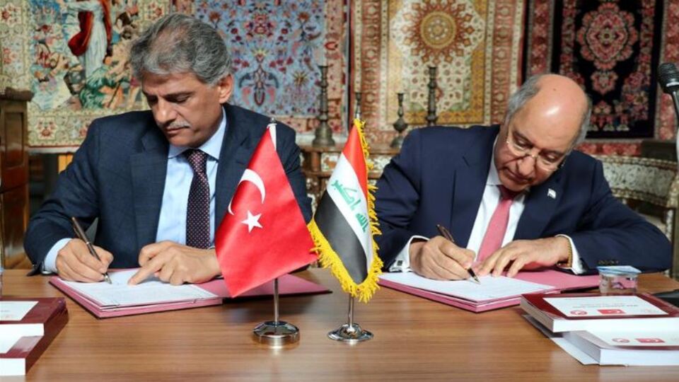 Kaçak tarihi eserler iade edildi