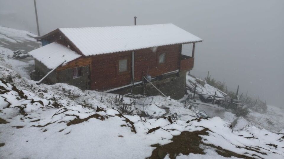 Eylül'de Karadeniz'e kar yağdı!