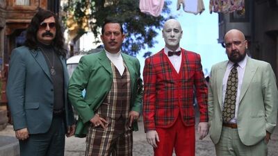 Arif V 216 oyuncuları kimler?