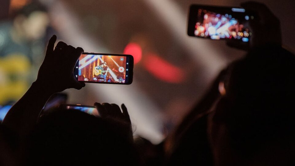 Hollanda'da tükenmekte olan hammaddelere yönelik ihtiyaç atık cep telefonlarından giderilecek