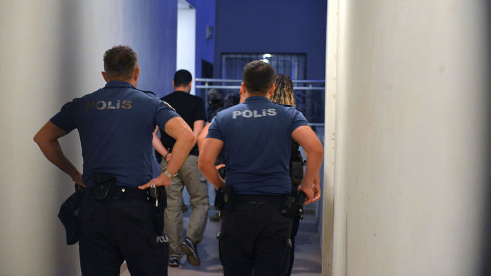 Ukrayna: 2 terör şüphelisini Türkiye'ye iade ettik