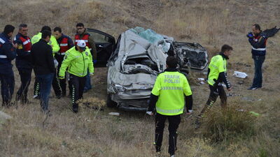 Otomobil takla attı! Anne ve iki çocuğu can verdi!