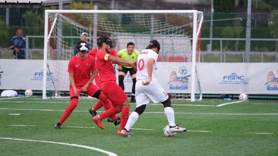 Sesi Görenler, Fransa'yı geçemedi