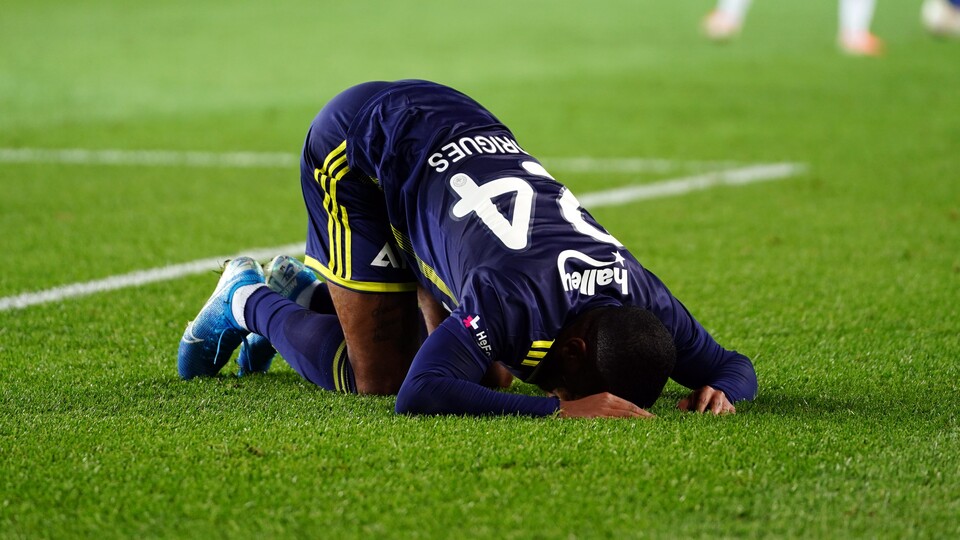 Garry Rodrigues derbide yok!