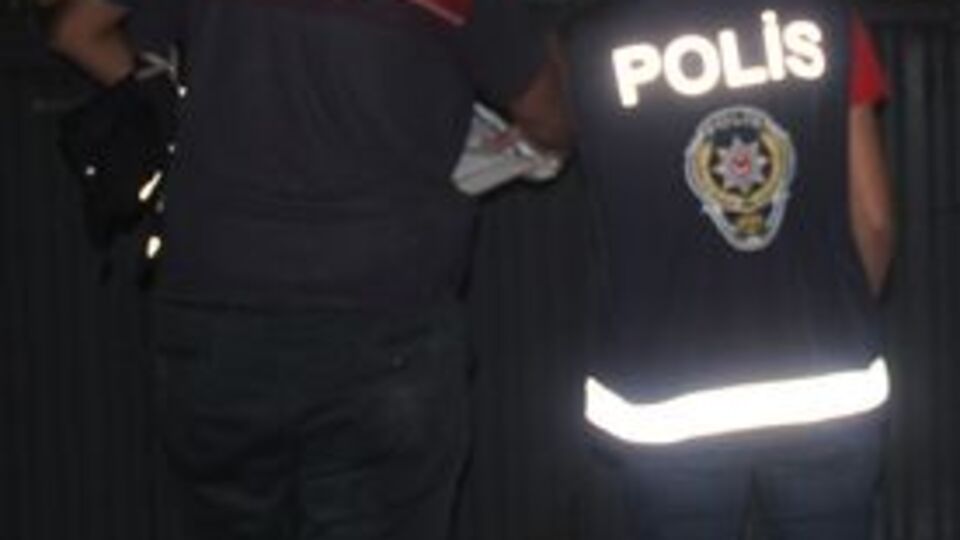 7 ilde FETÖ'ye şafak operasyonu