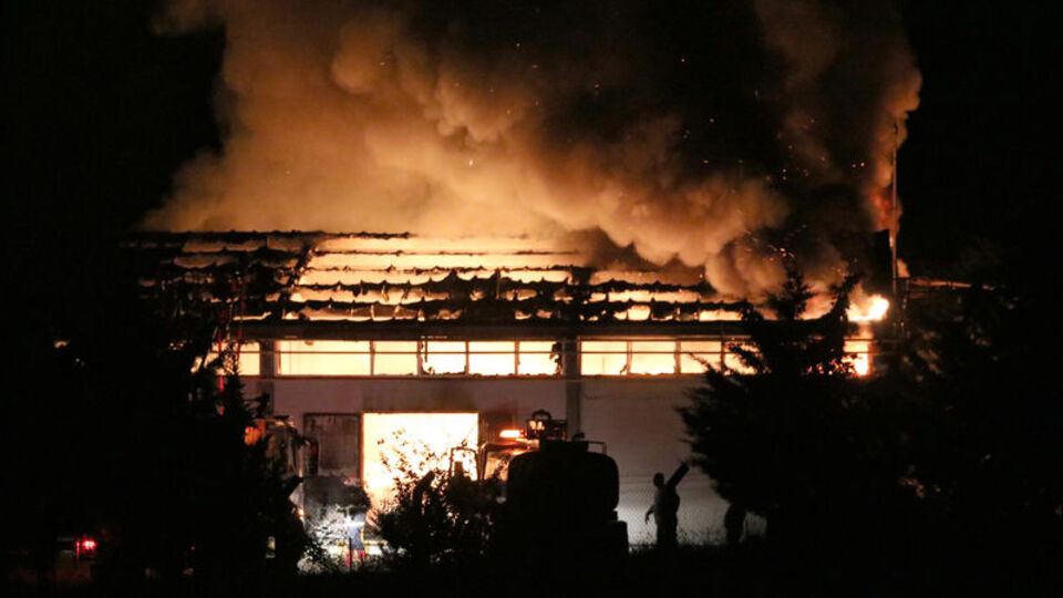 Tekstil fabrikasında korkutan yangın!