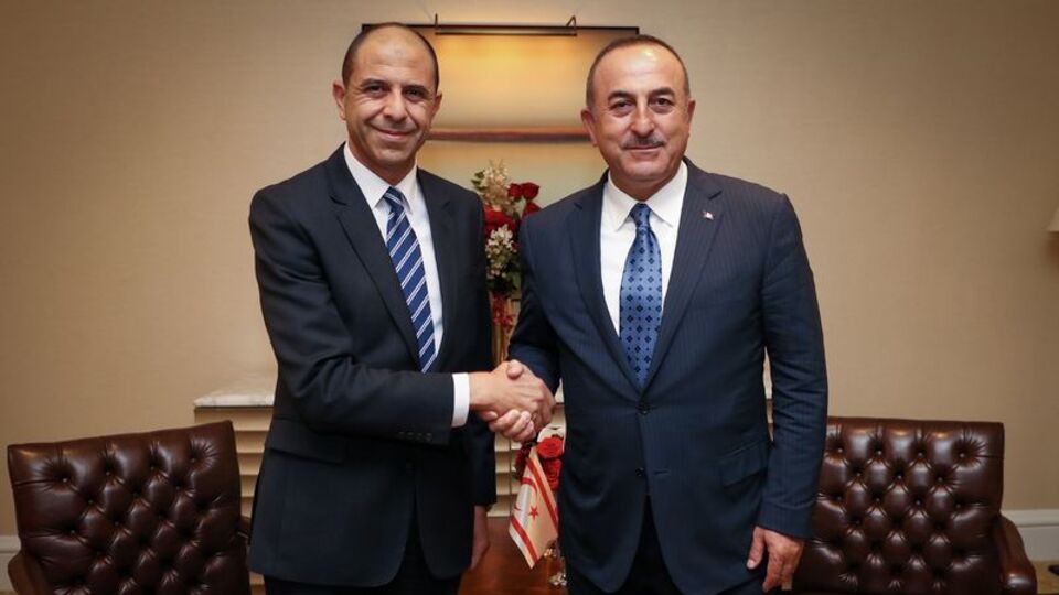 Çavuşoğlu, KKTC Dışişleri Bakanı Özersay ile görüştü