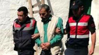 DEHŞET! Eşini 27 kez bıçakladı!