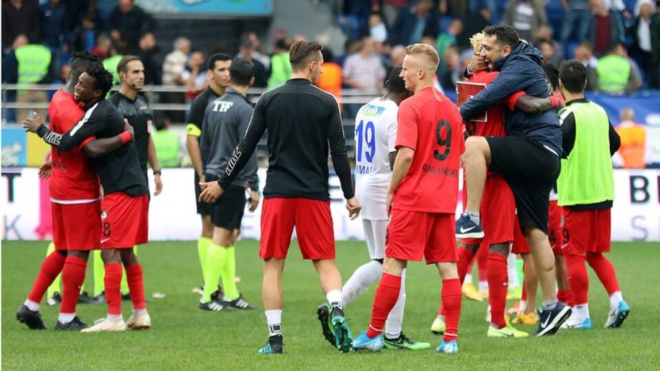Gazişehir Gaziantep'in çıkışı sürüyor
