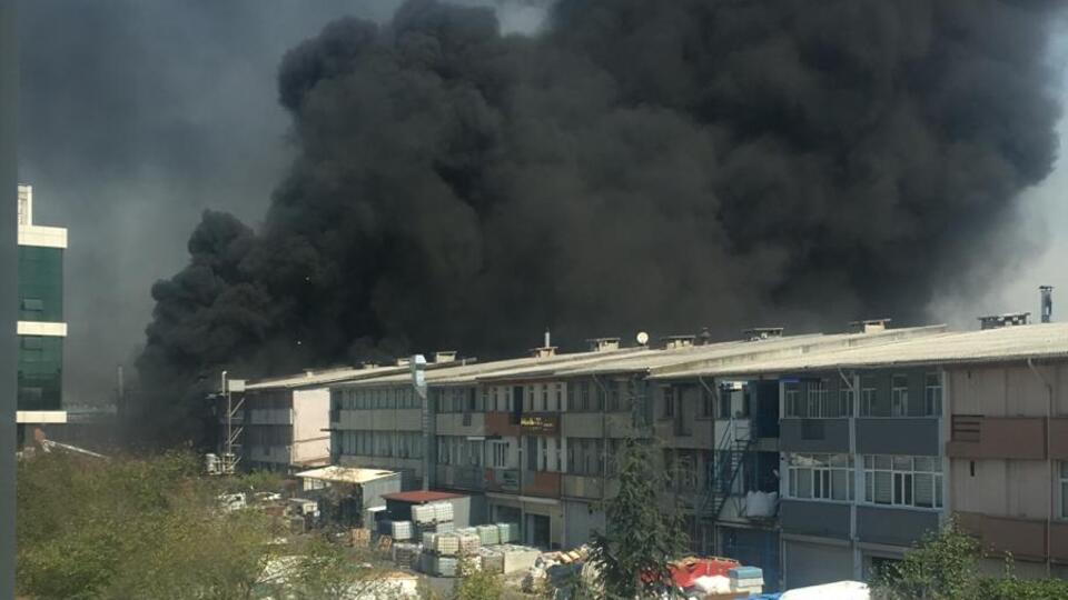 İkitelli'de sanayi sitesindeki yangın kontrol altında
