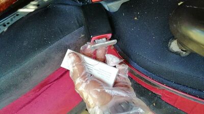 İbretlik fotoğraf! Araçtan fırladı...