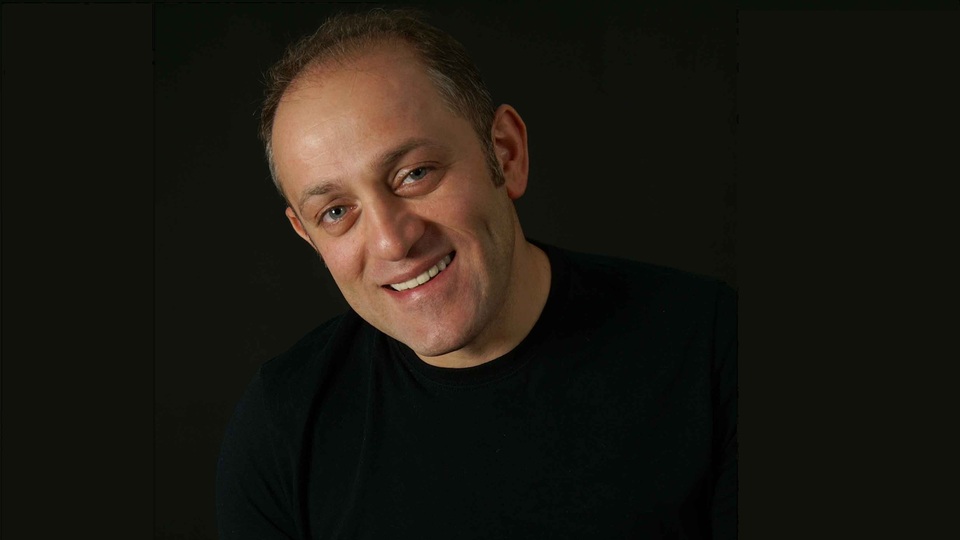 Hilmi Özçelik kimdir?