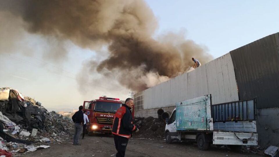 Bursa'da korkutan fabrika yangını
