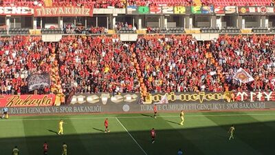 Eskişehirspor taraftarıyla kazandı