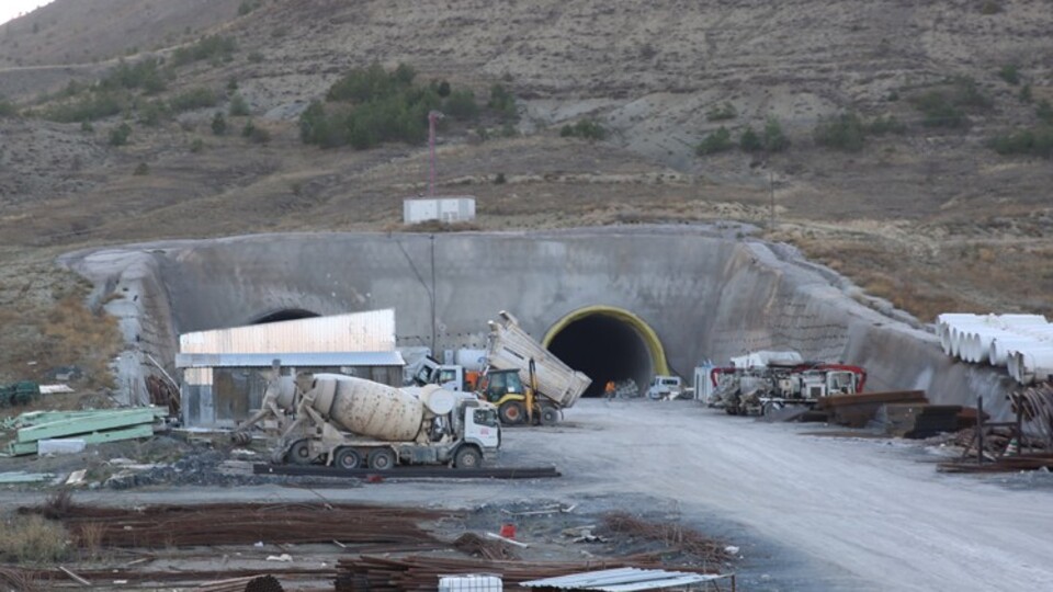 6 bin 500 metre! Karadeniz'i Doğu'ya bağlayacak
