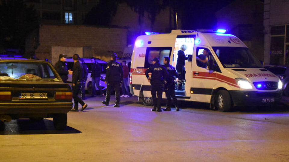 Tartıştığı komşusunu maket bıçağı ile yaraladı!