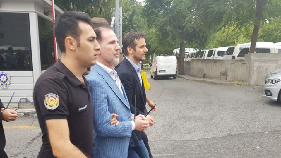 Babuna: Adnan Bey, 33. derece masondur